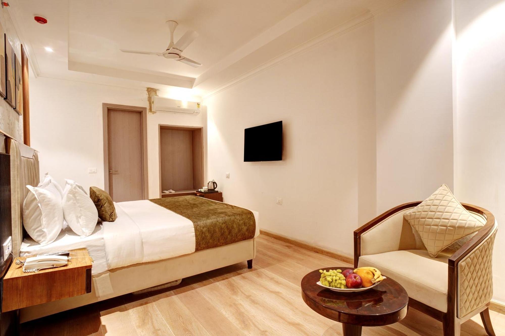 Iva Premium Delhi Airport With Airport Drop Hotel New Delhi Exterior photo